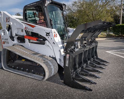 skid steer with root grapple|2022 bobcat root grapple.